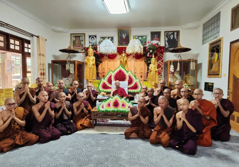 ပါမောက္ခချုပ်ဆရာတော်ဘုရားကြီး မှ မြတ်စွာဘုရားဟောကြားသည့် တရားဓမ္မများကို လိုက်နာကျင့်သုံးနိုင်ကြစေရန် ဩဝါဒများချီးမြှင့်ခြင်း